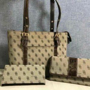 B Brentano Brown Purse, checkbook & Wallet